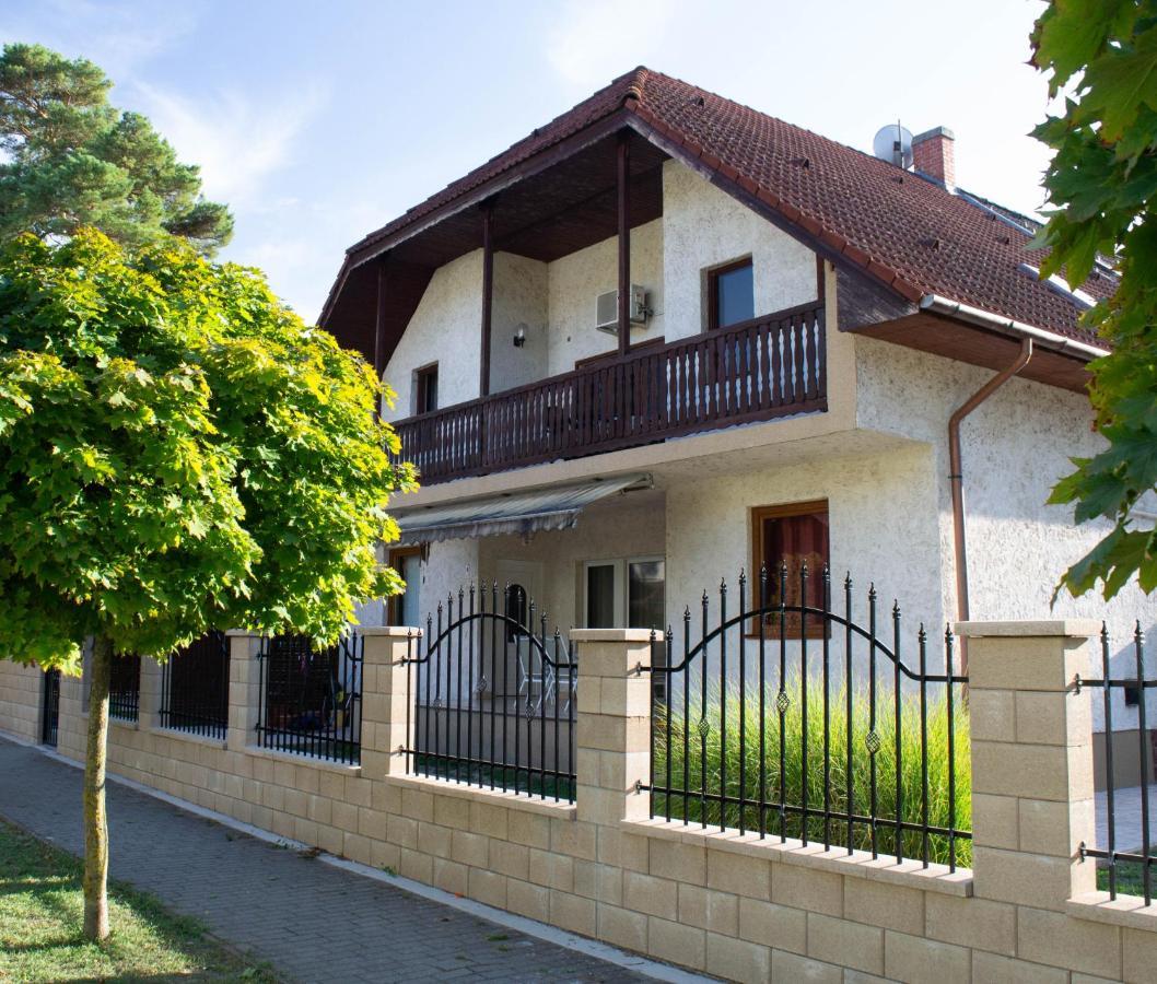 Zsolnay Apartman Siofok Dış mekan fotoğraf
